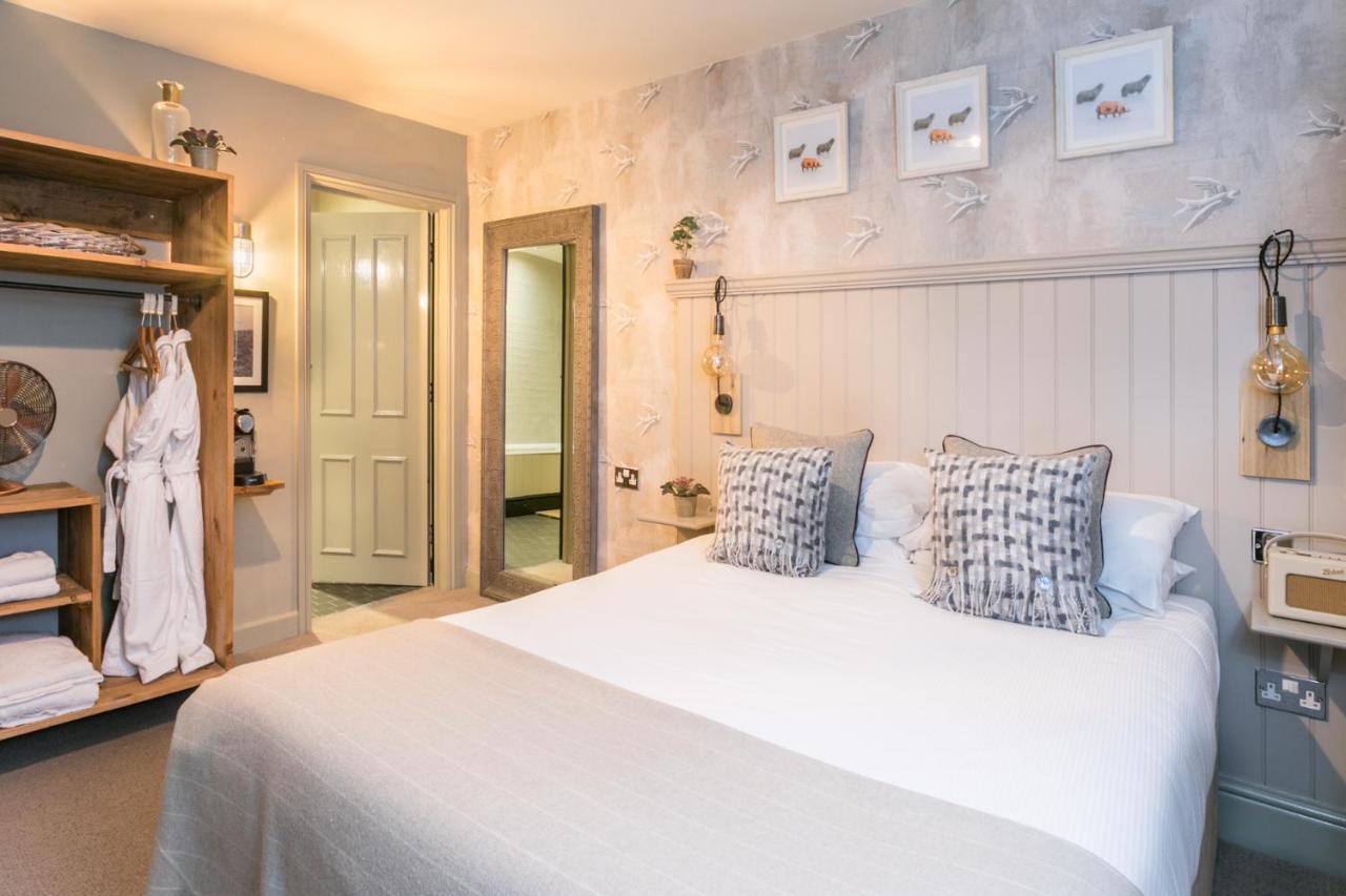 The Angel & Blue Pig Hotel Lymington Eksteriør billede